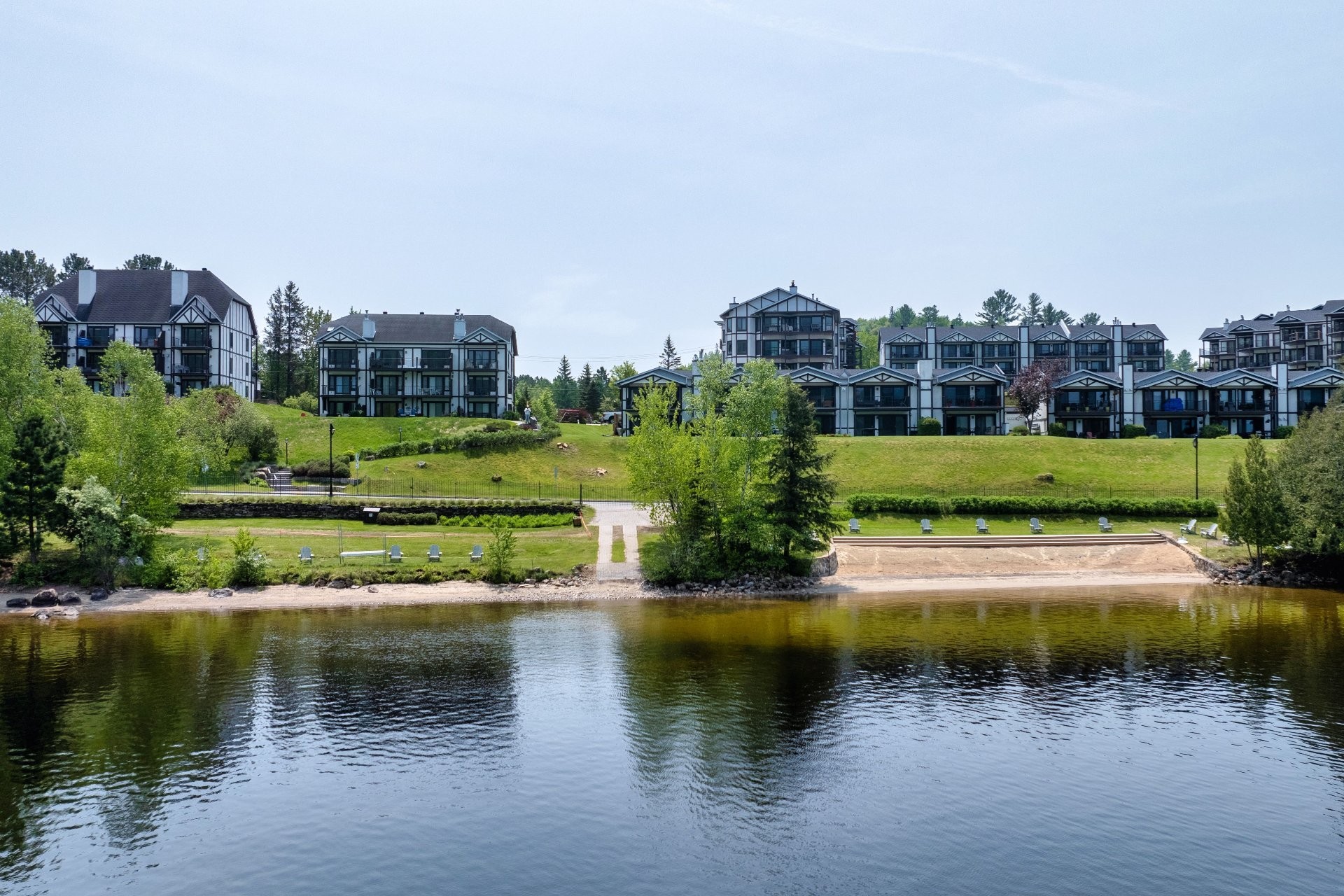 









140


Rue Pinoteau

, 2112,
Mont-Tremblant,




QC
J8E1G2

