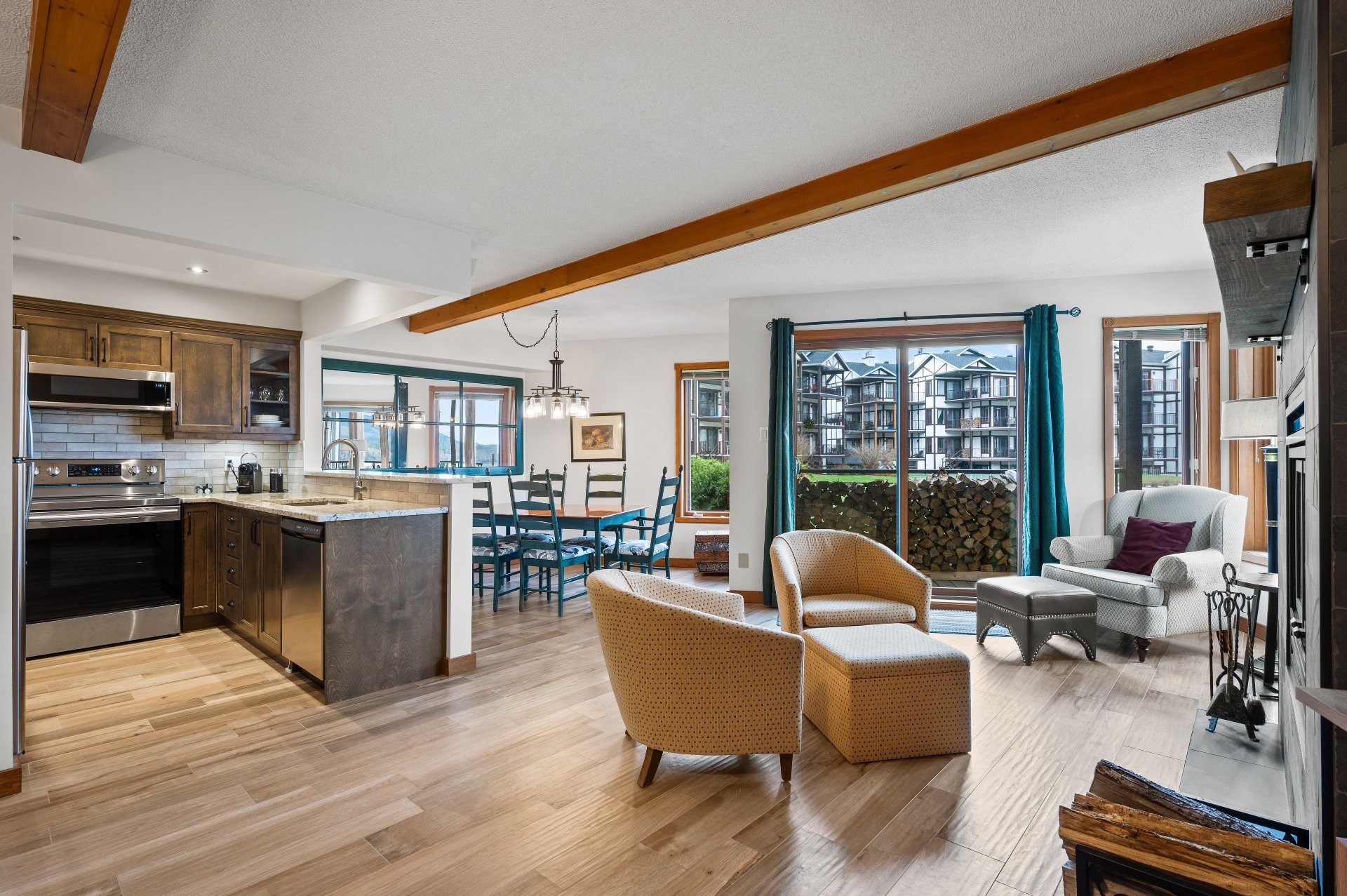 









140


Rue Pinoteau

, 2112,
Mont-Tremblant,




QC
J8E1G2

