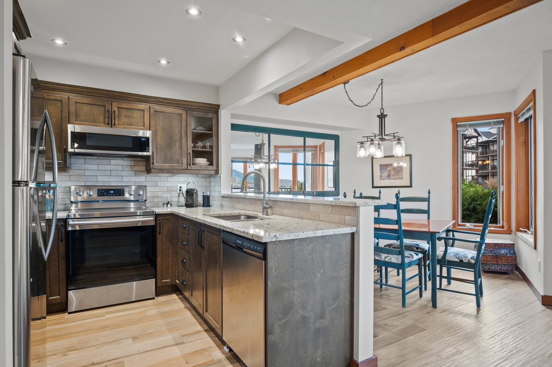 









140


Rue Pinoteau

, 2112,
Mont-Tremblant,




QC
J8E1G2

