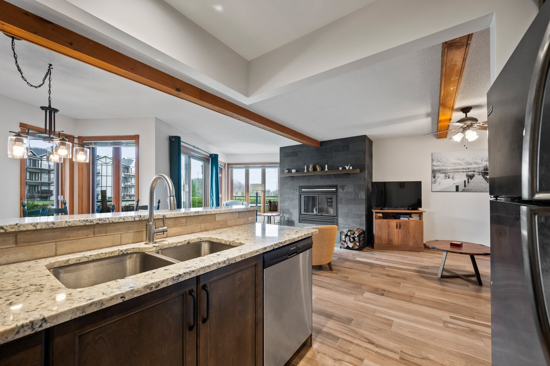 









140


Rue Pinoteau

, 2112,
Mont-Tremblant,




QC
J8E1G2

