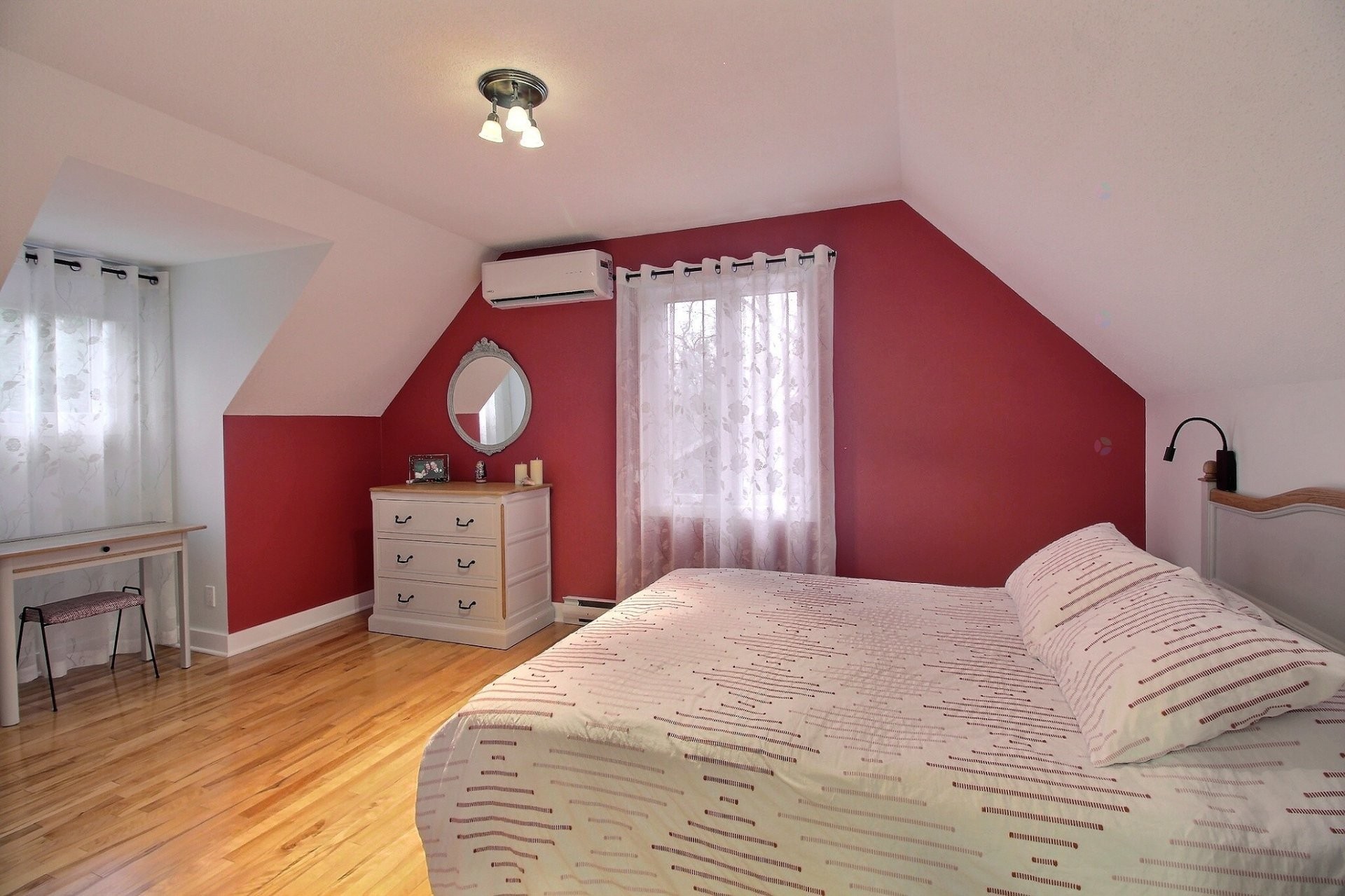 









31


Rue du Sirocco

,
Orford,




QC
J1X7H1

