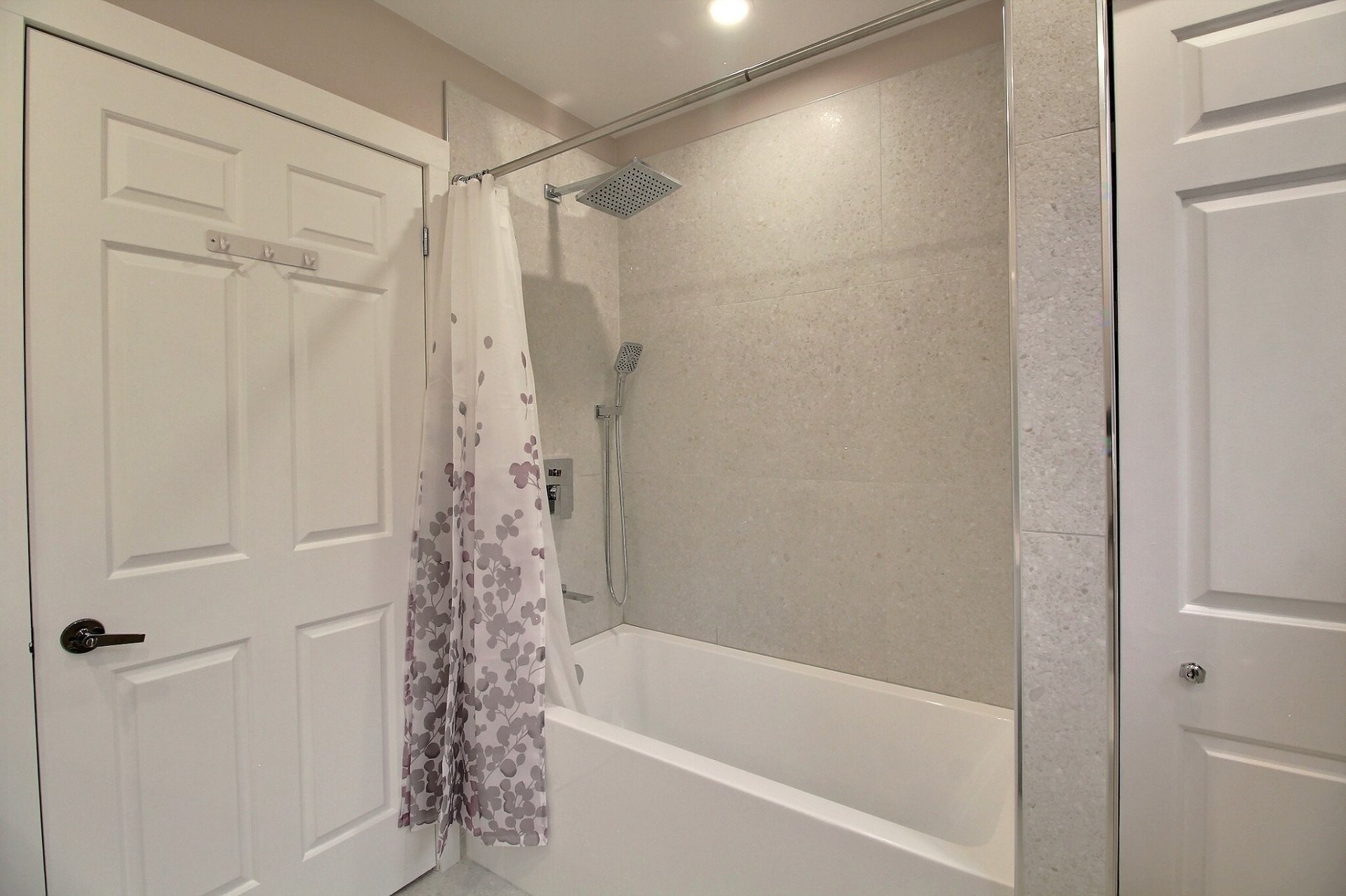 









31


Rue du Sirocco

,
Orford,




QC
J1X7H1

