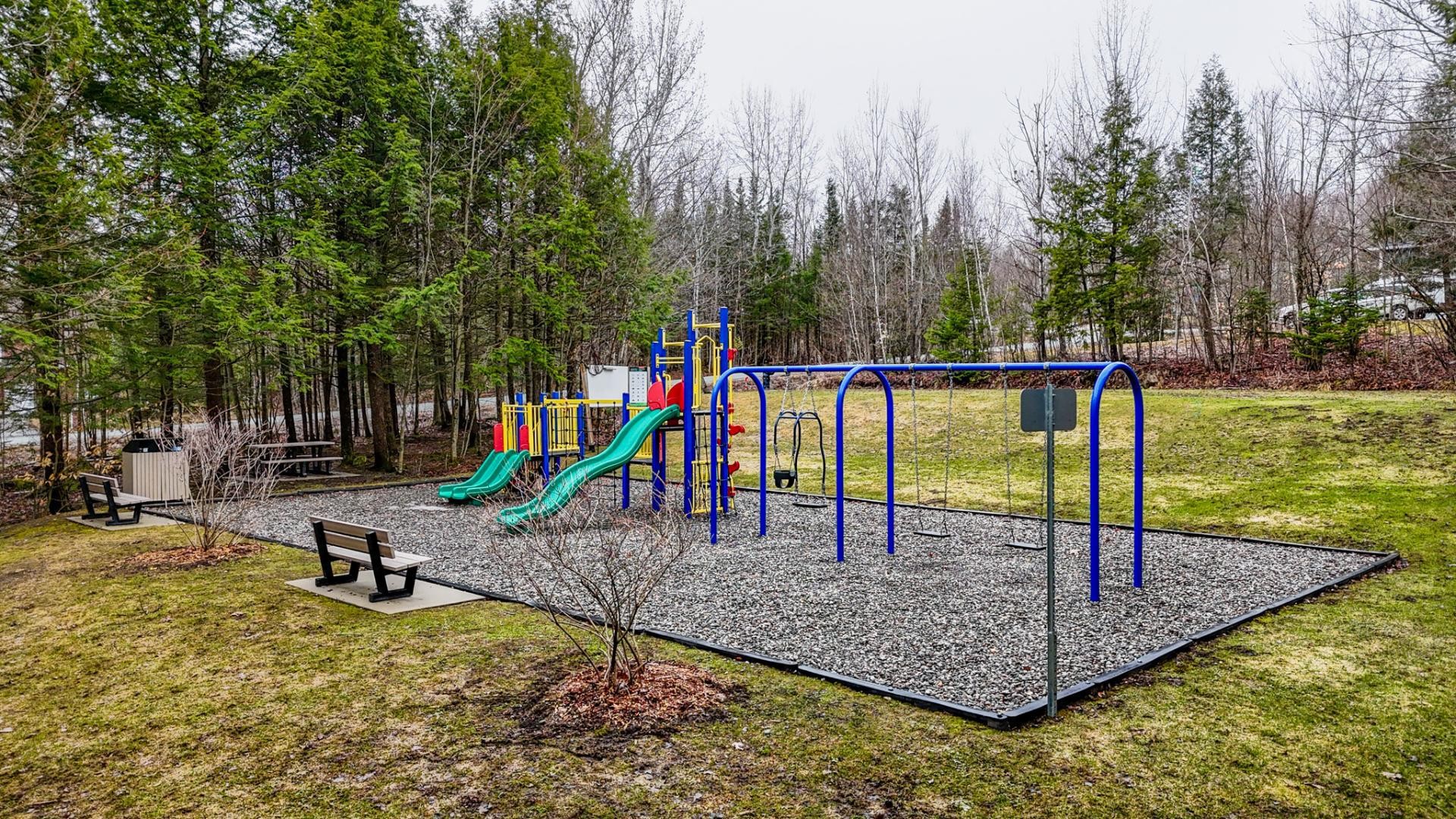 









31


Rue du Sirocco

,
Orford,




QC
J1X7H1

