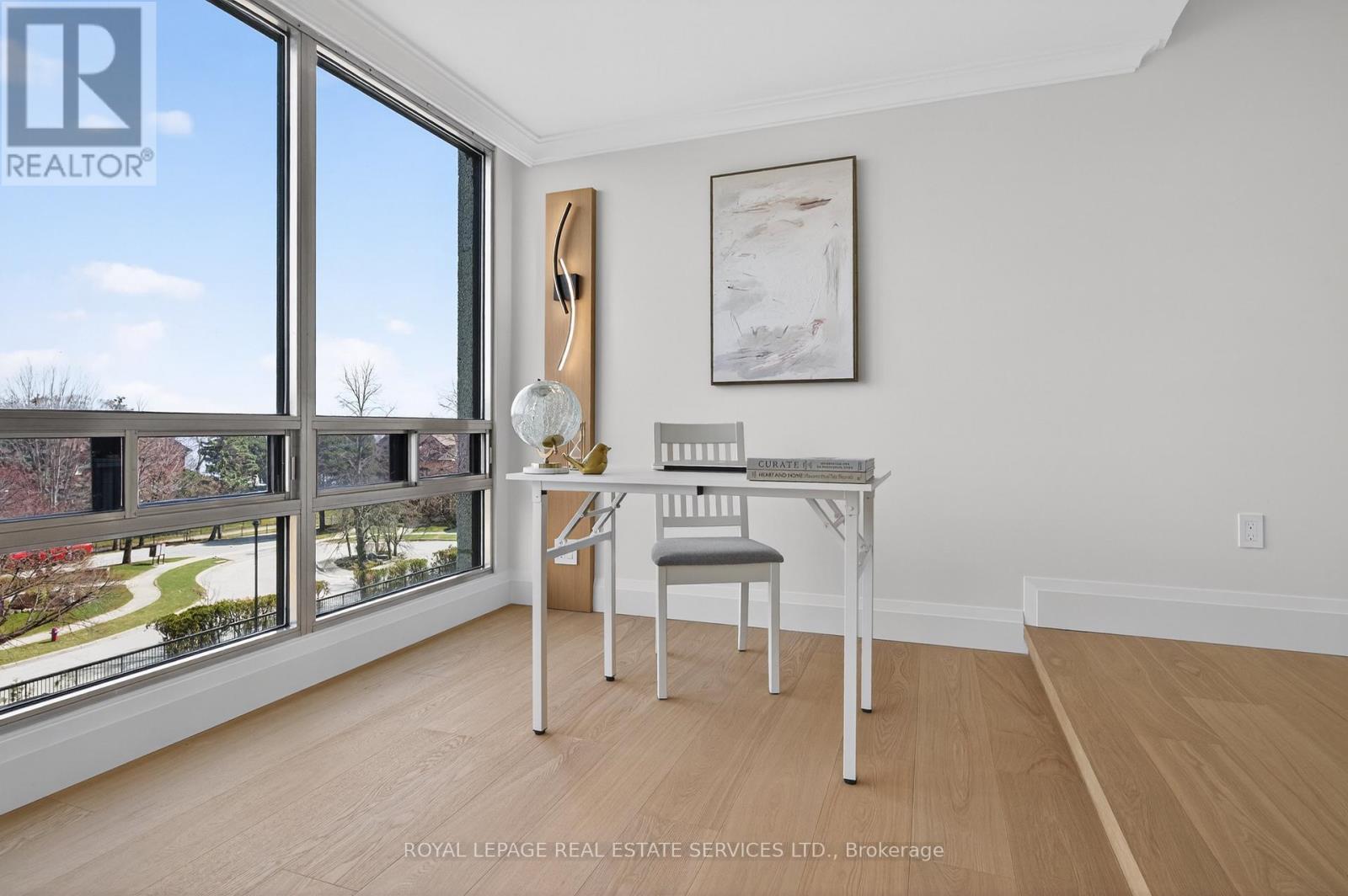 












403 - 2170 MARINE DRIVE

,
Oakville,




Ontario
L6L5V1

