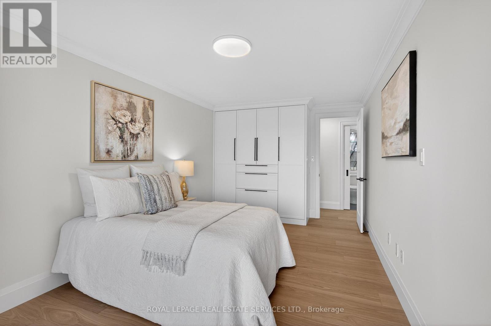 












403 - 2170 MARINE DRIVE

,
Oakville,




Ontario
L6L5V1

