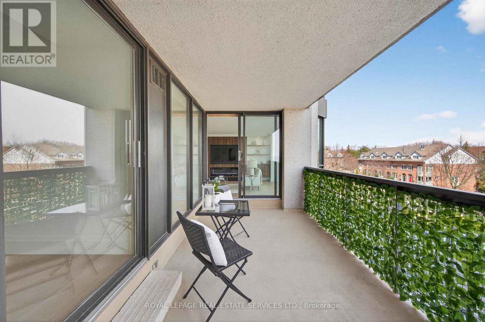 












403 - 2170 MARINE DRIVE

,
Oakville,




Ontario
L6L5V1

