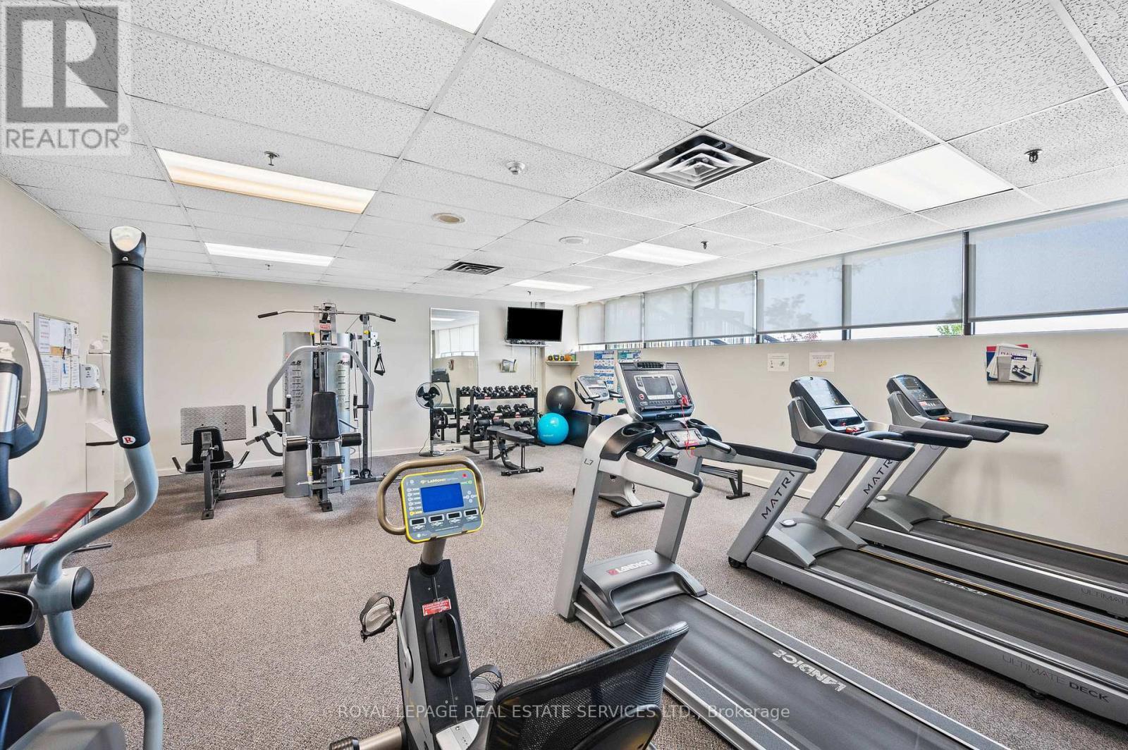












403 - 2170 MARINE DRIVE

,
Oakville,




Ontario
L6L5V1

