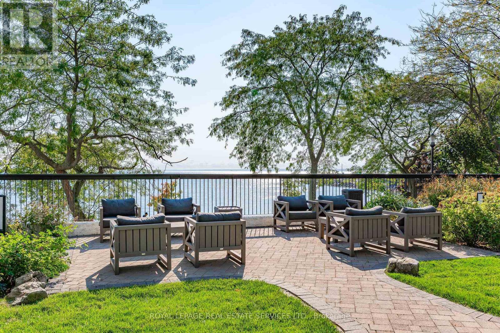 












403 - 2170 MARINE DRIVE

,
Oakville,




Ontario
L6L5V1

