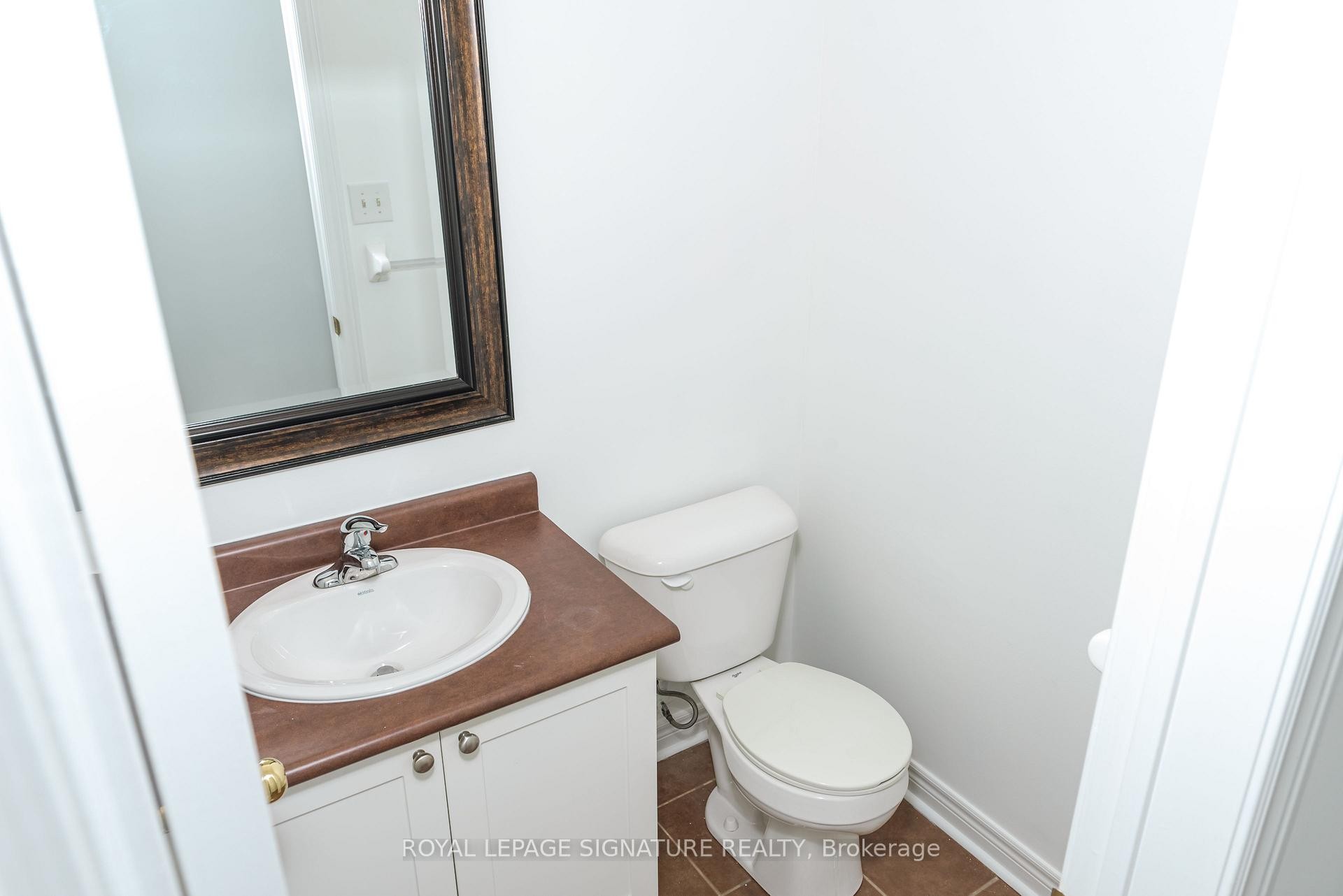 









3250


Sunlight

Street,
Mississauga,




ON
L5M 0G7

