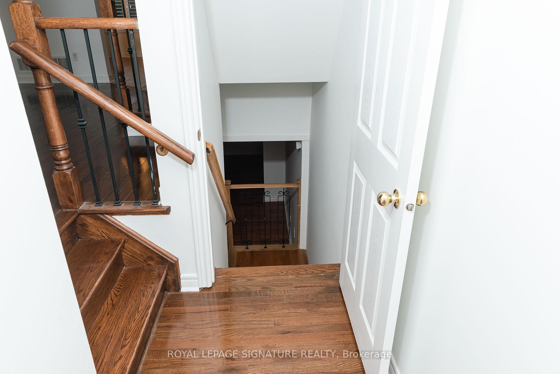 









3250


Sunlight

Street,
Mississauga,




ON
L5M 0G7

