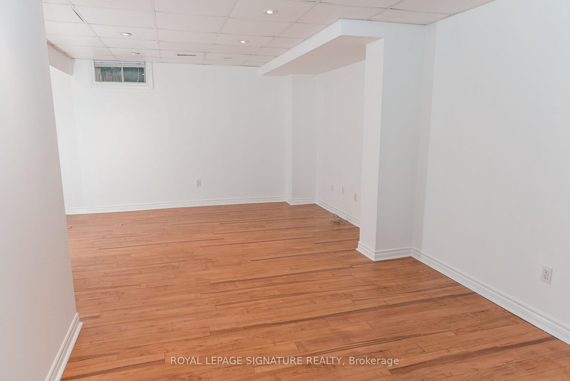 









3250


Sunlight

Street,
Mississauga,




ON
L5M 0G7

