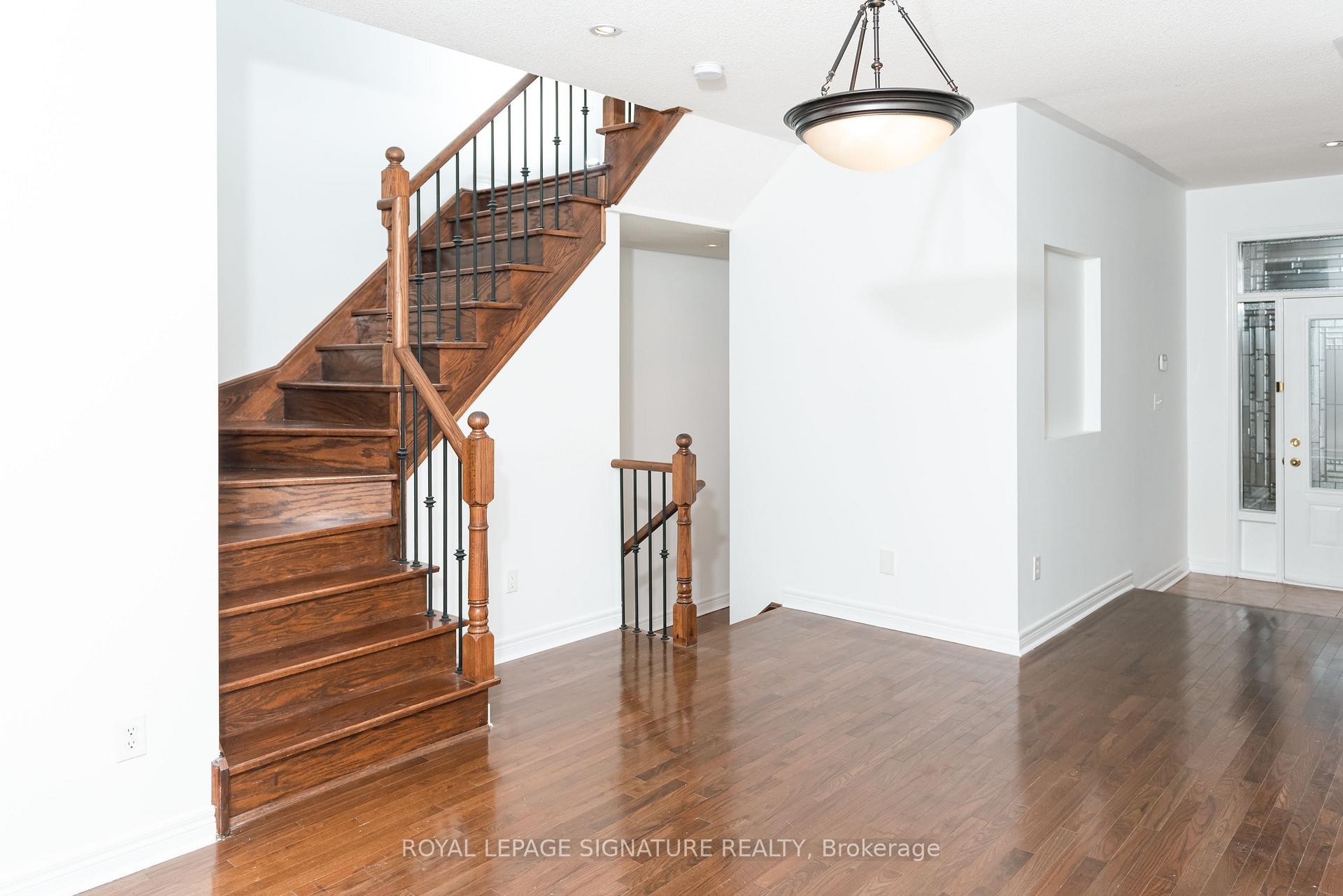 









3250


Sunlight

Street,
Mississauga,




ON
L5M 0G7

