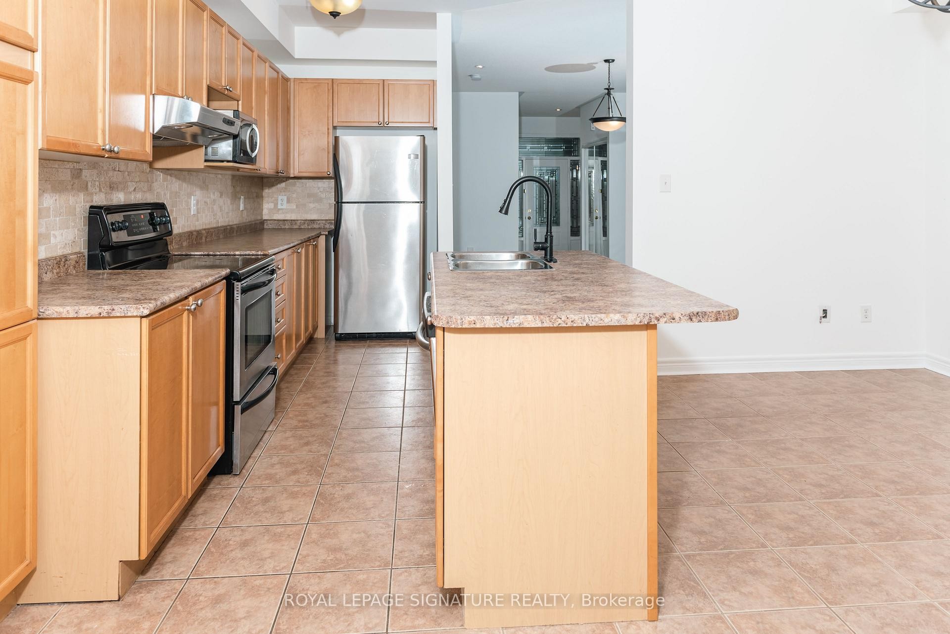 









3250


Sunlight

Street,
Mississauga,




ON
L5M 0G7

