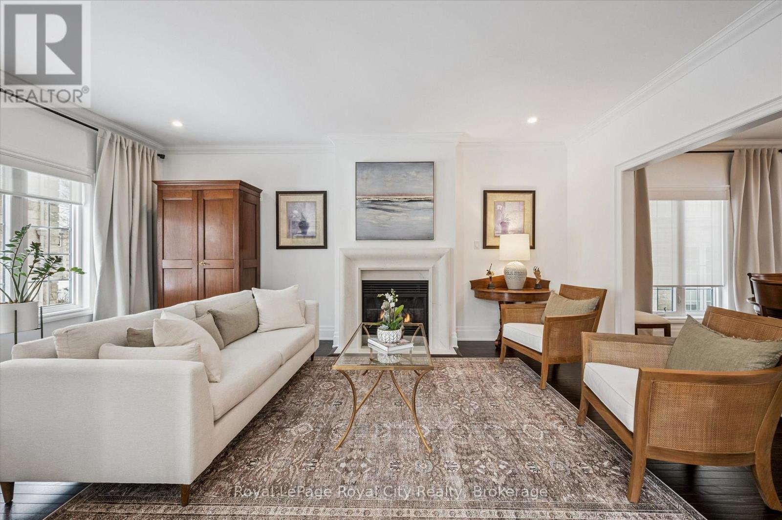 












11 - 25 MANOR PARK CRESCENT

,
Guelph (Dovercliffe Park/Old University),




Ontario
N1G1A2


