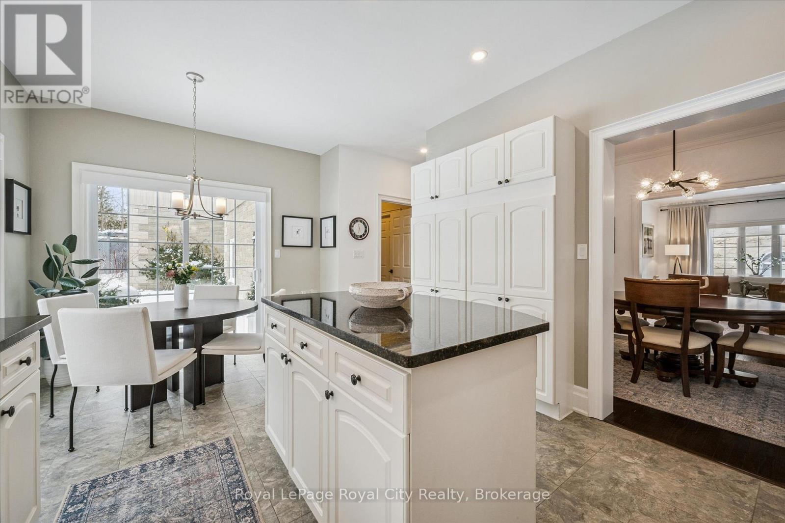












11 - 25 MANOR PARK CRESCENT

,
Guelph (Dovercliffe Park/Old University),




Ontario
N1G1A2


