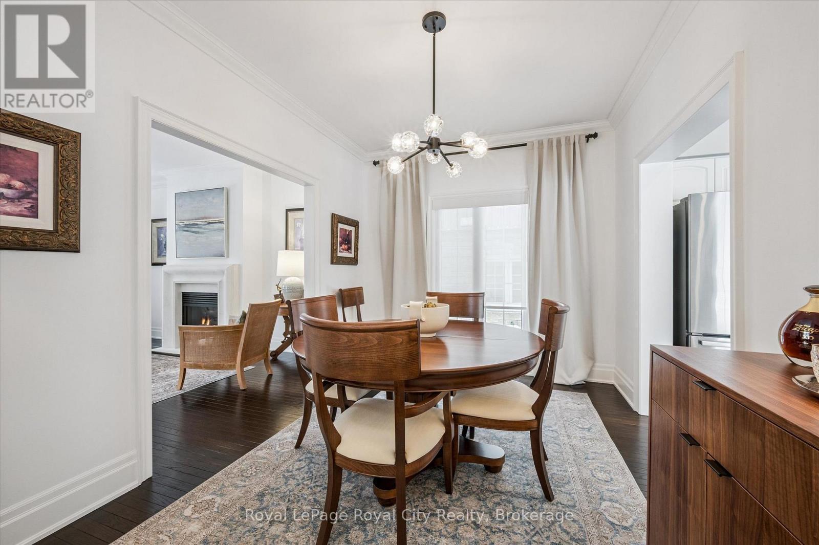 












11 - 25 MANOR PARK CRESCENT

,
Guelph (Dovercliffe Park/Old University),




Ontario
N1G1A2

