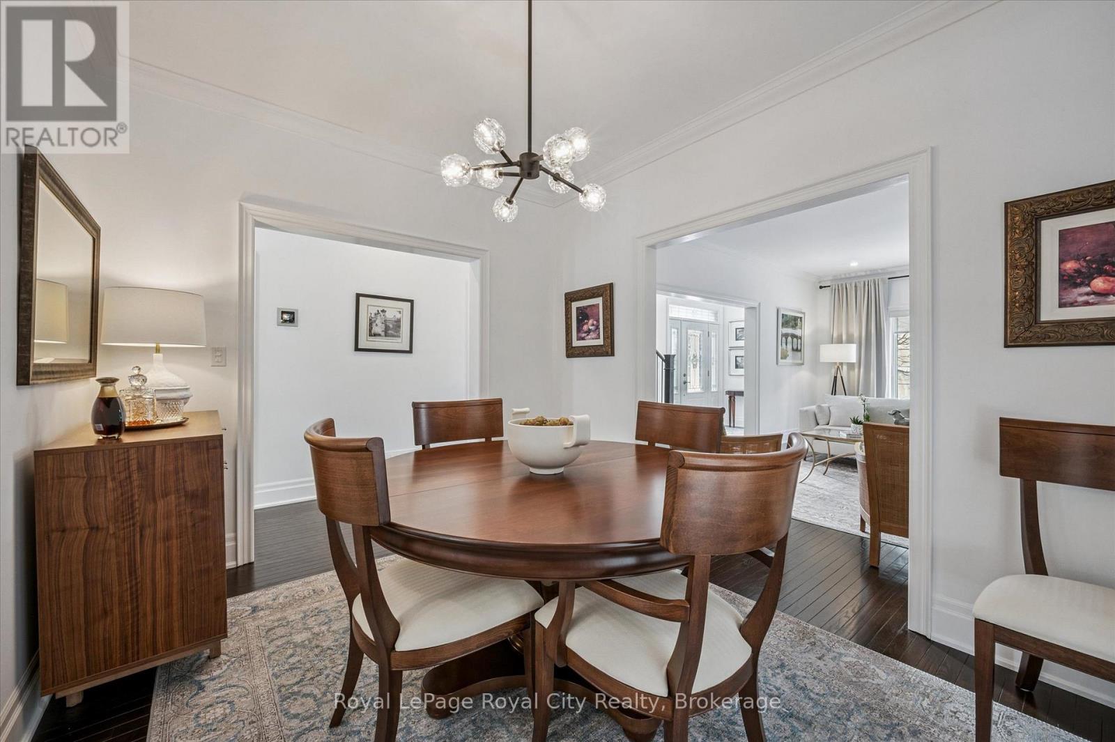 












11 - 25 MANOR PARK CRESCENT

,
Guelph (Dovercliffe Park/Old University),




Ontario
N1G1A2


