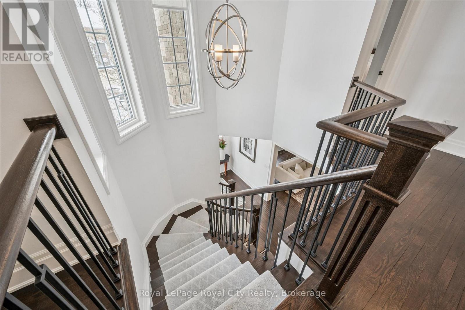 












11 - 25 MANOR PARK CRESCENT

,
Guelph (Dovercliffe Park/Old University),




Ontario
N1G1A2

