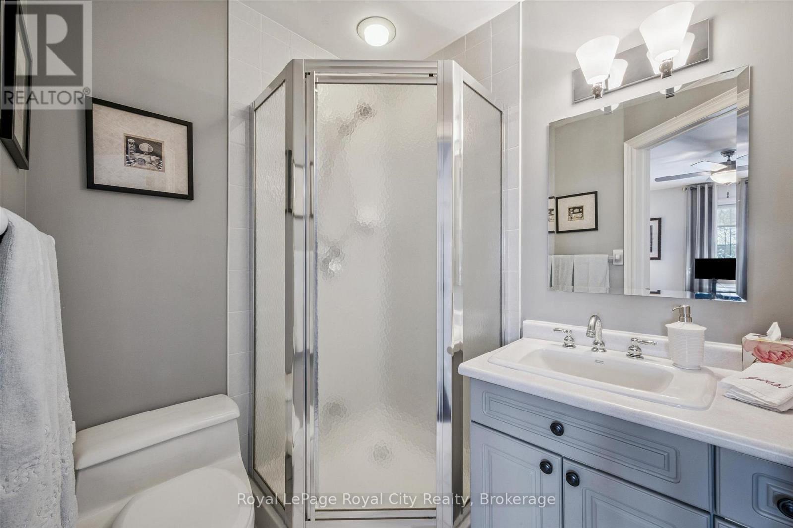 












11 - 25 MANOR PARK CRESCENT

,
Guelph (Dovercliffe Park/Old University),




Ontario
N1G1A2

