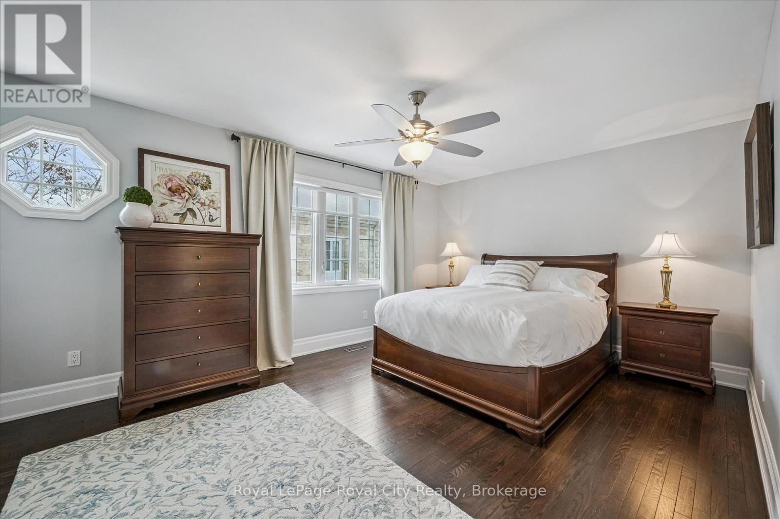 












11 - 25 MANOR PARK CRESCENT

,
Guelph (Dovercliffe Park/Old University),




Ontario
N1G1A2


