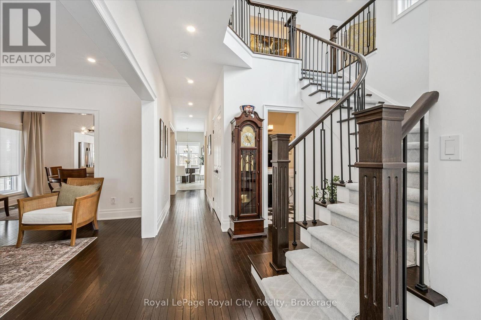 












11 - 25 MANOR PARK CRESCENT

,
Guelph (Dovercliffe Park/Old University),




Ontario
N1G1A2

