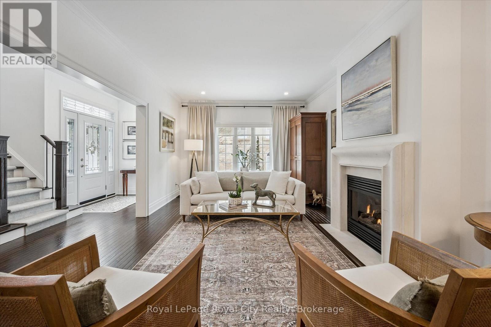 












11 - 25 MANOR PARK CRESCENT

,
Guelph (Dovercliffe Park/Old University),




Ontario
N1G1A2

