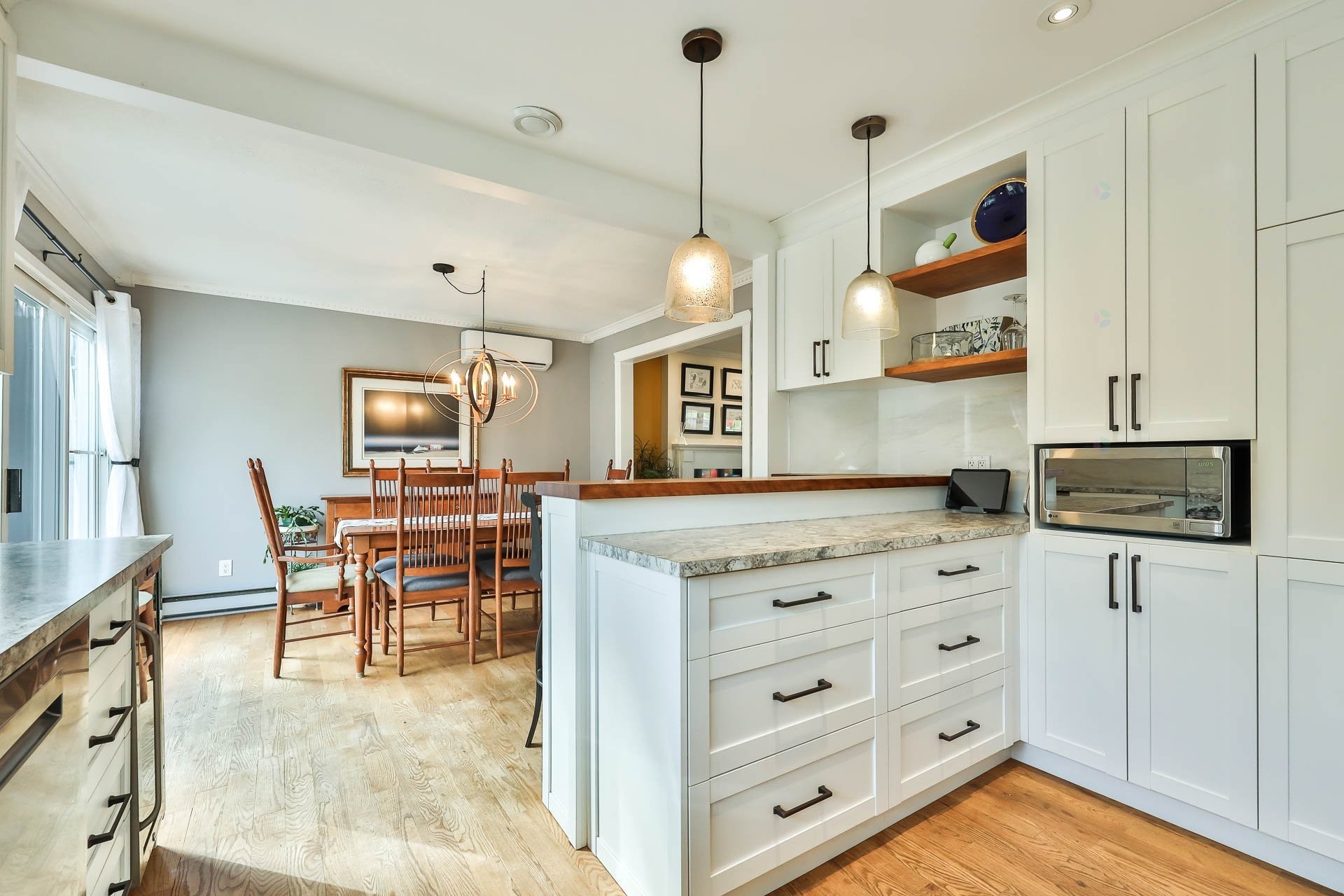 









229


Av. du Vallon

,
Gatineau (Aylmer),




QC
J9J1N9

