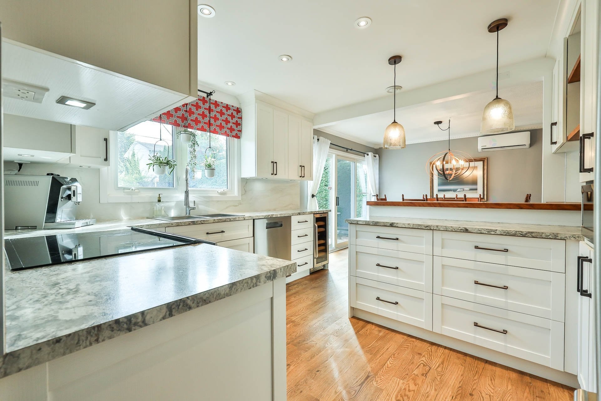 









229


Av. du Vallon

,
Gatineau (Aylmer),




QC
J9J1N9

