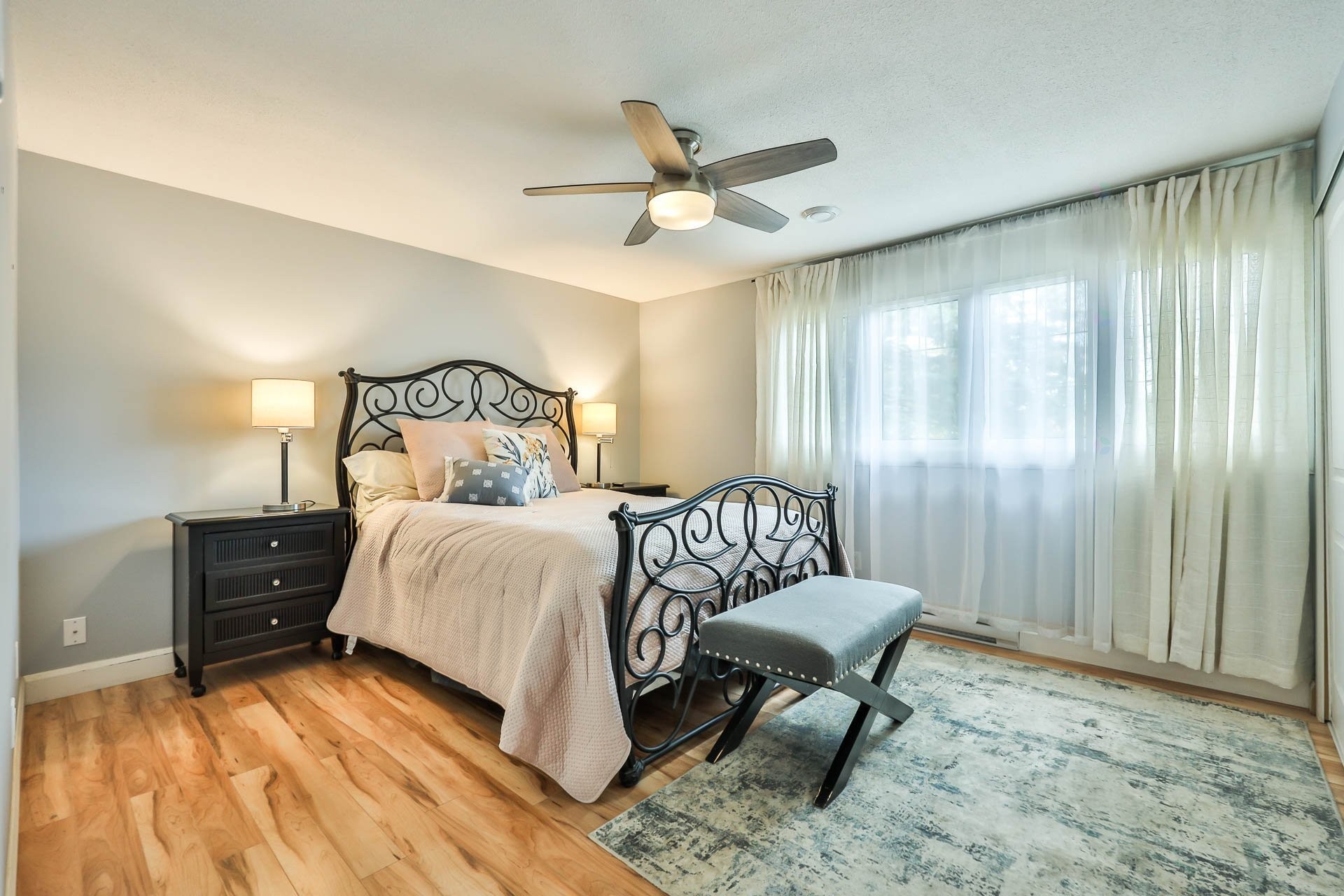 









229


Av. du Vallon

,
Gatineau (Aylmer),




QC
J9J1N9

