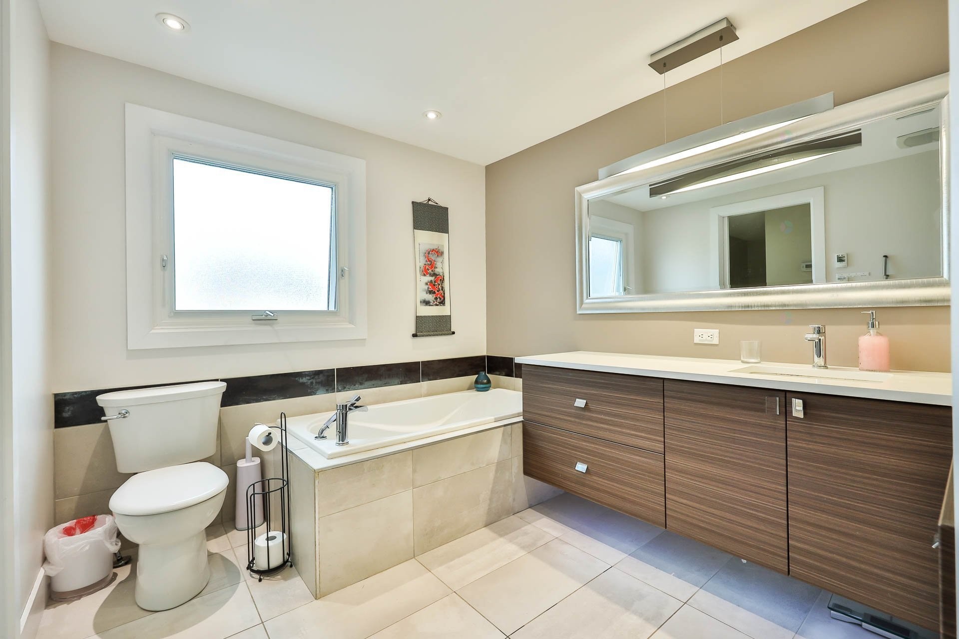 









229


Av. du Vallon

,
Gatineau (Aylmer),




QC
J9J1N9


