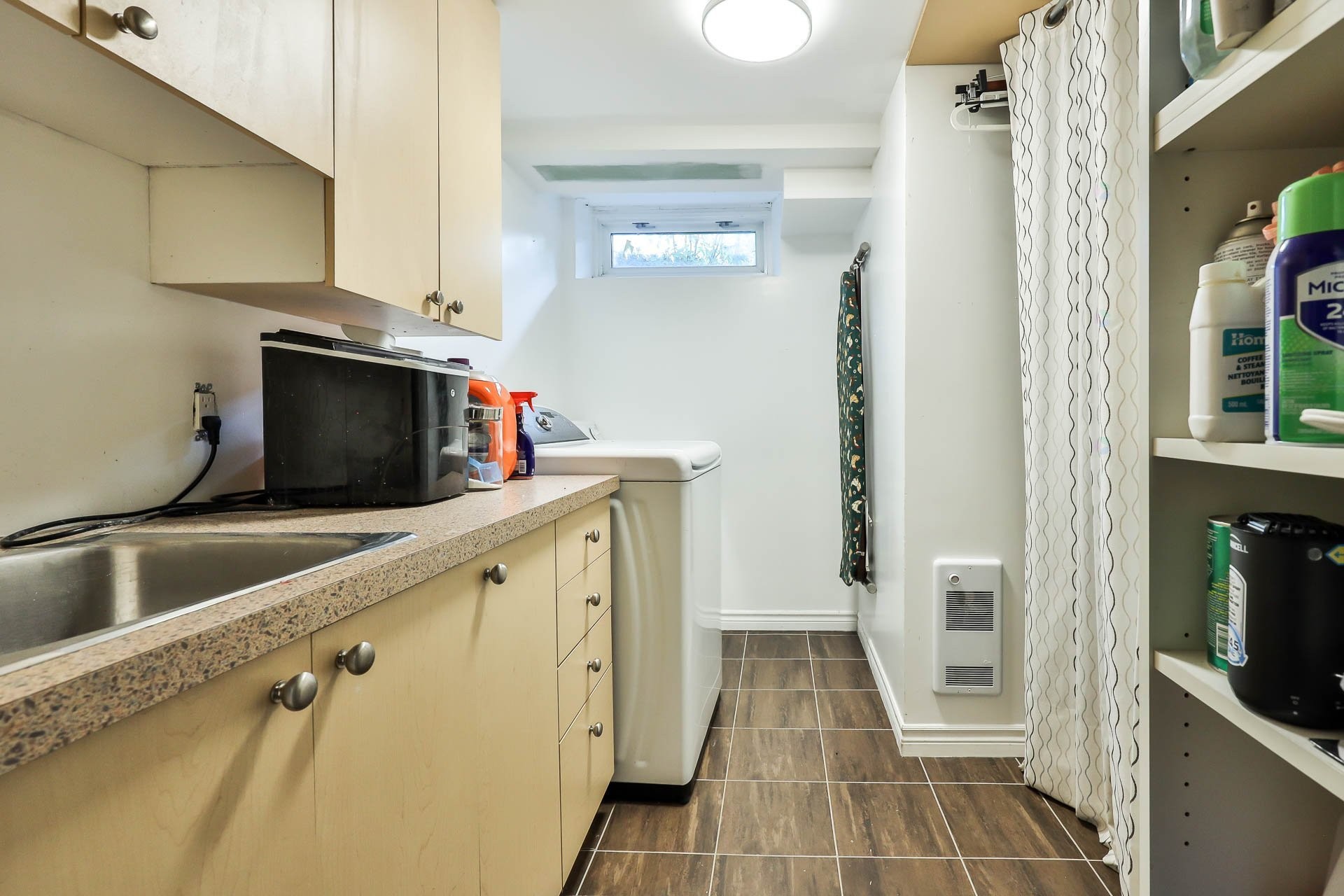 









229


Av. du Vallon

,
Gatineau (Aylmer),




QC
J9J1N9

