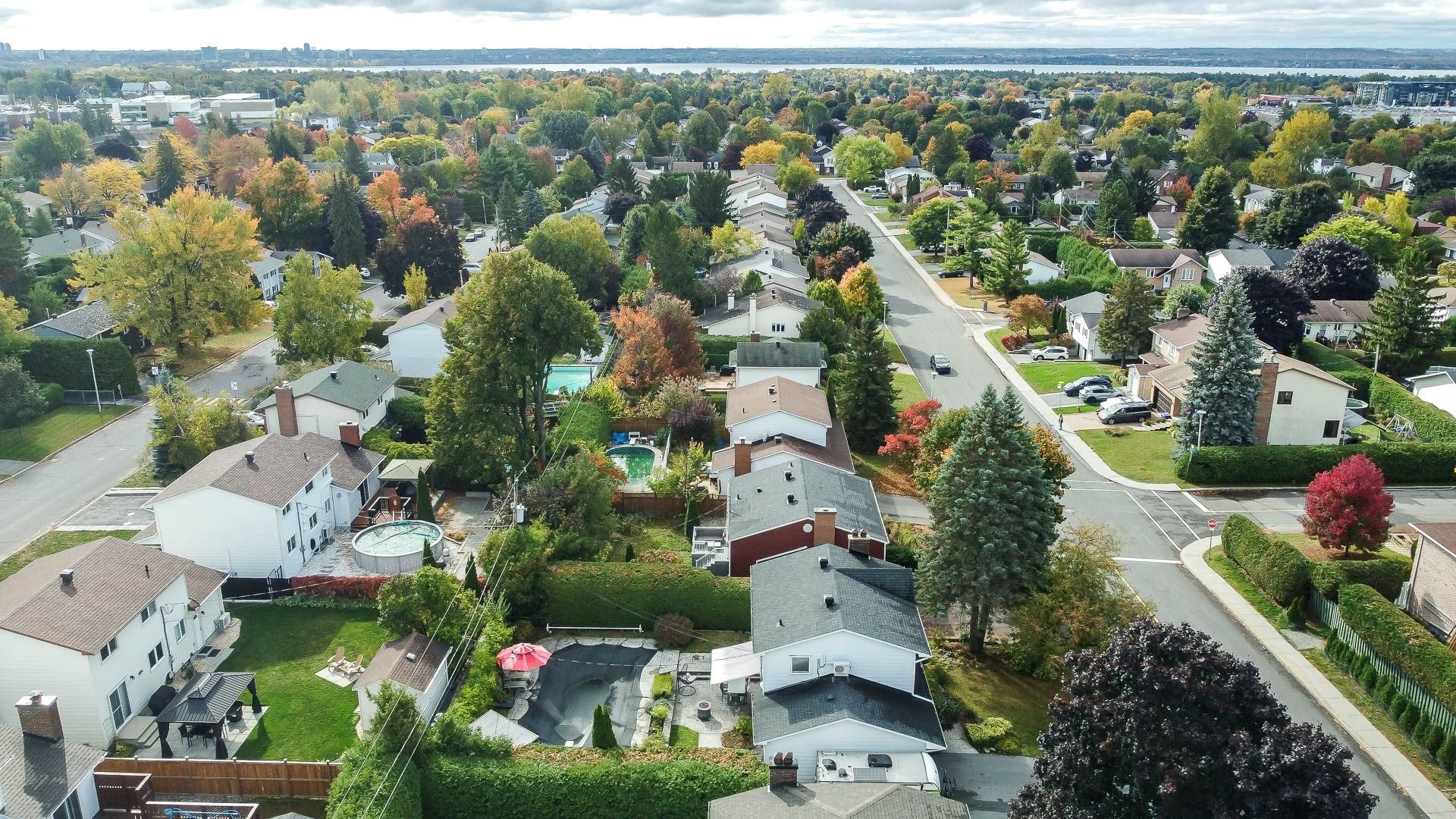 









229


Av. du Vallon

,
Gatineau (Aylmer),




QC
J9J1N9


