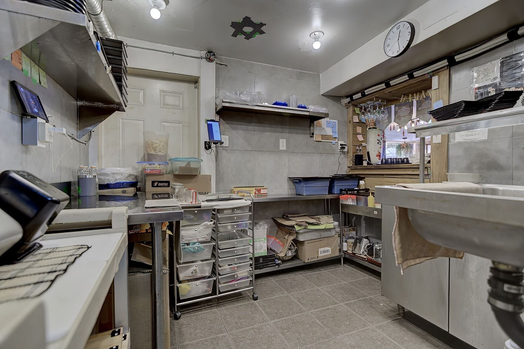 









27


Boul. D'Anjou

,
Châteauguay,




QC
J6J2P7

