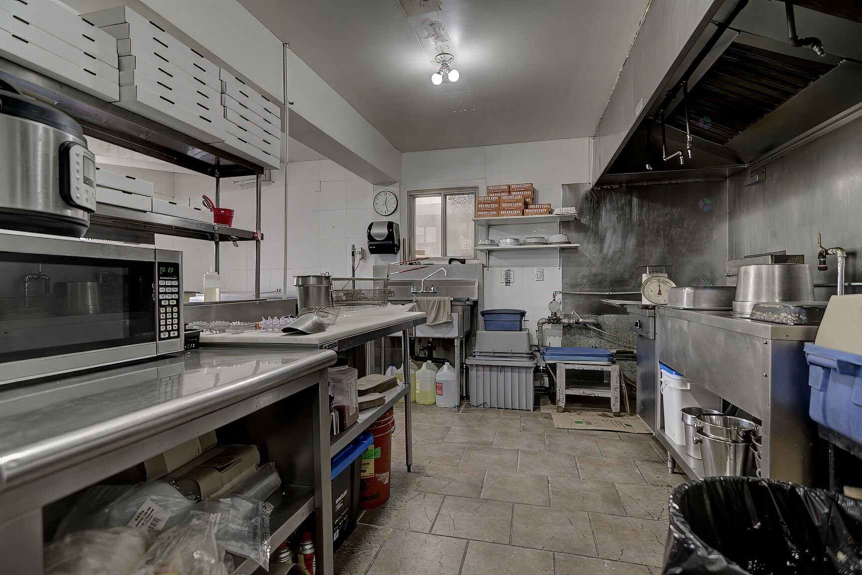 









27


Boul. D'Anjou

,
Châteauguay,




QC
J6J2P7

