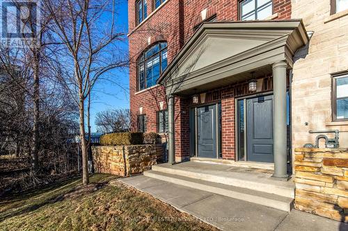 Executive END-UNIT townhome