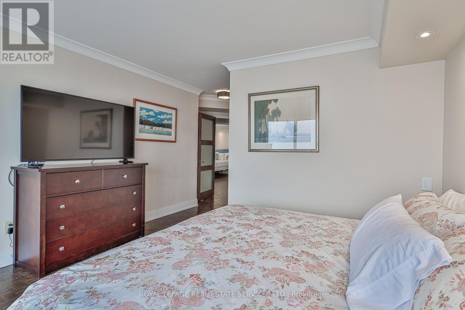 












2006 - 2269 LAKE SHORE BOULEVARD W

,
Toronto,




Ontario
M8V3X6


