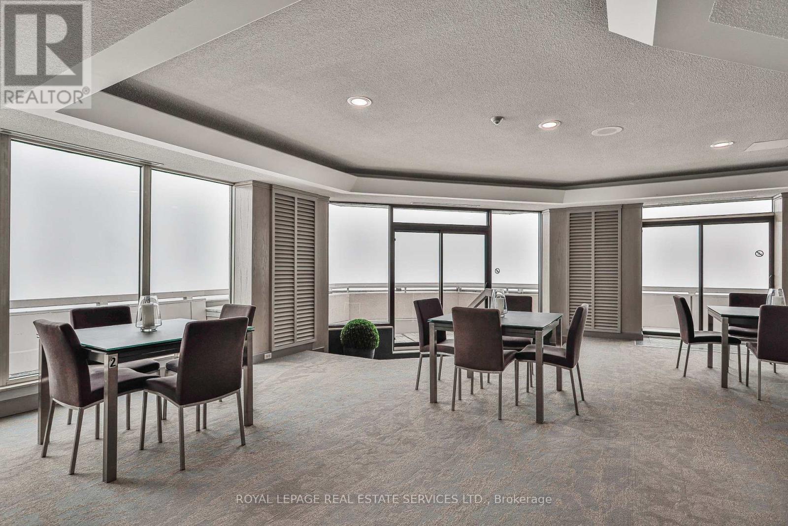 












2006 - 2269 LAKE SHORE BOULEVARD W

,
Toronto,




Ontario
M8V3X6

