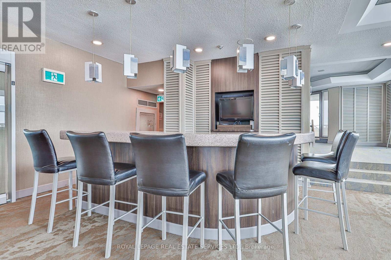 












2006 - 2269 LAKE SHORE BOULEVARD W

,
Toronto,




Ontario
M8V3X6

