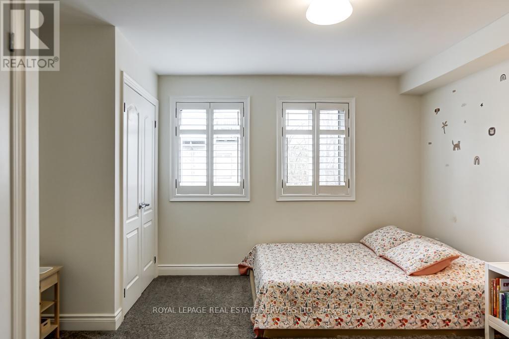 












#8 - 245 VAN DUSEN BOULEVARD

,
Toronto,




Ontario
M8Z3J2

