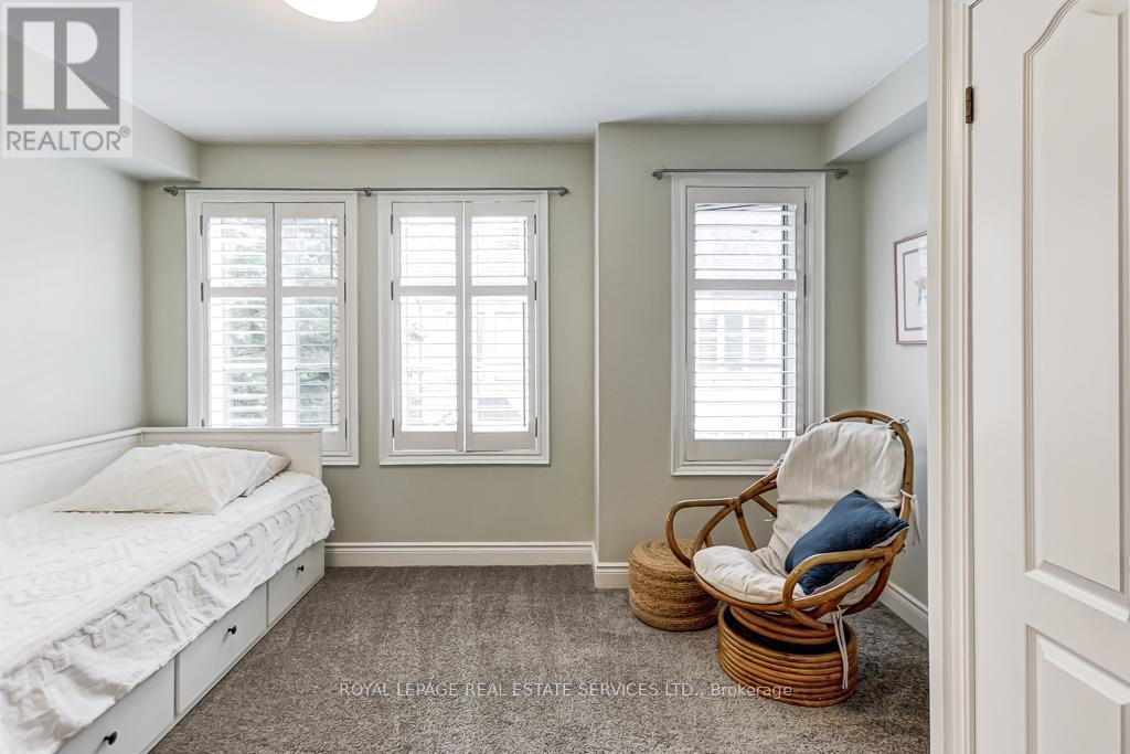 












#8 - 245 VAN DUSEN BOULEVARD

,
Toronto,




Ontario
M8Z3J2

