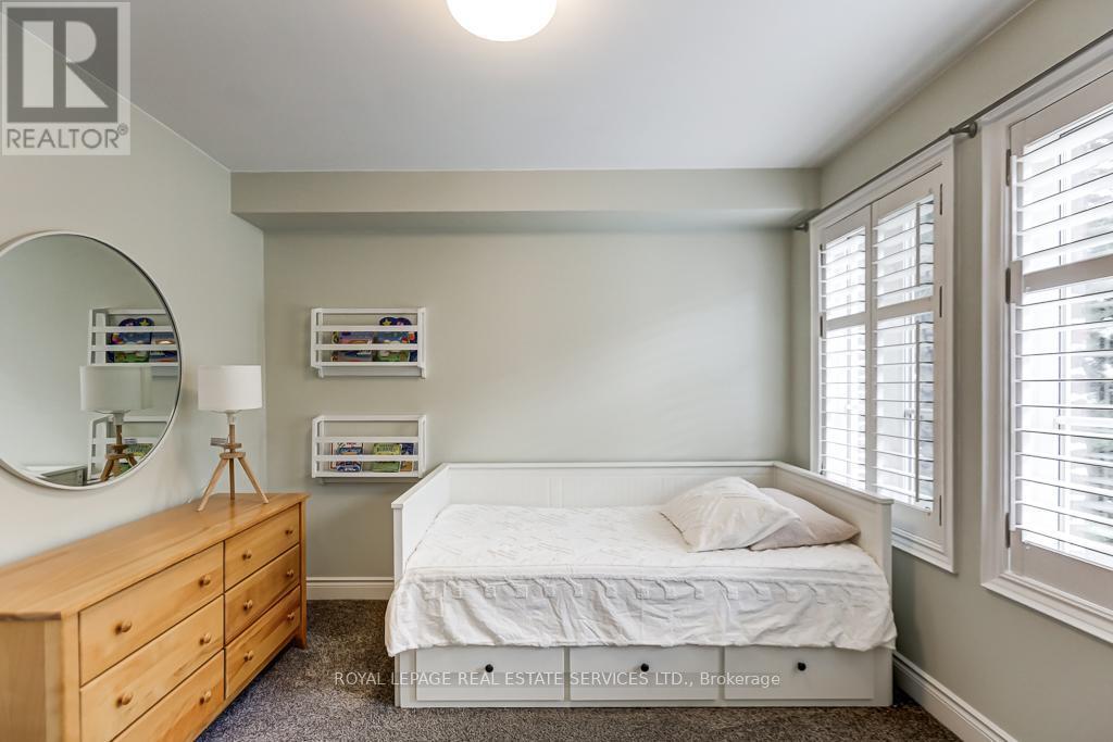 












#8 - 245 VAN DUSEN BOULEVARD

,
Toronto,




Ontario
M8Z3J2

