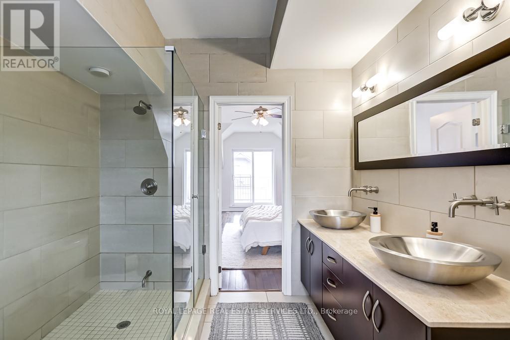 












#8 - 245 VAN DUSEN BOULEVARD

,
Toronto,




Ontario
M8Z3J2

