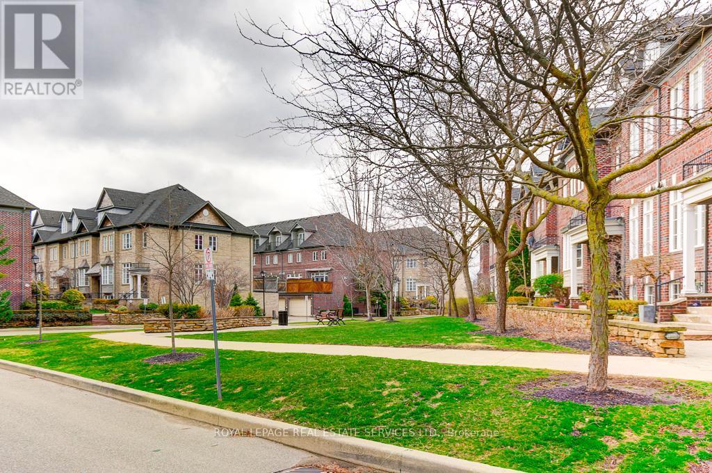 












#8 - 245 VAN DUSEN BOULEVARD

,
Toronto,




Ontario
M8Z3J2

