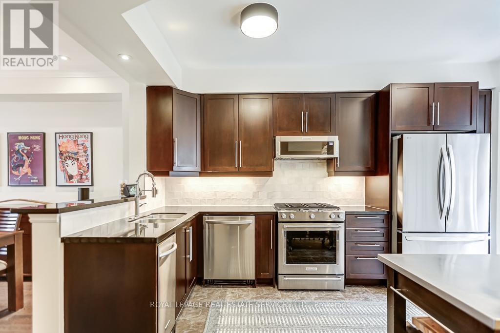 












#8 - 245 VAN DUSEN BOULEVARD

,
Toronto,




Ontario
M8Z3J2

