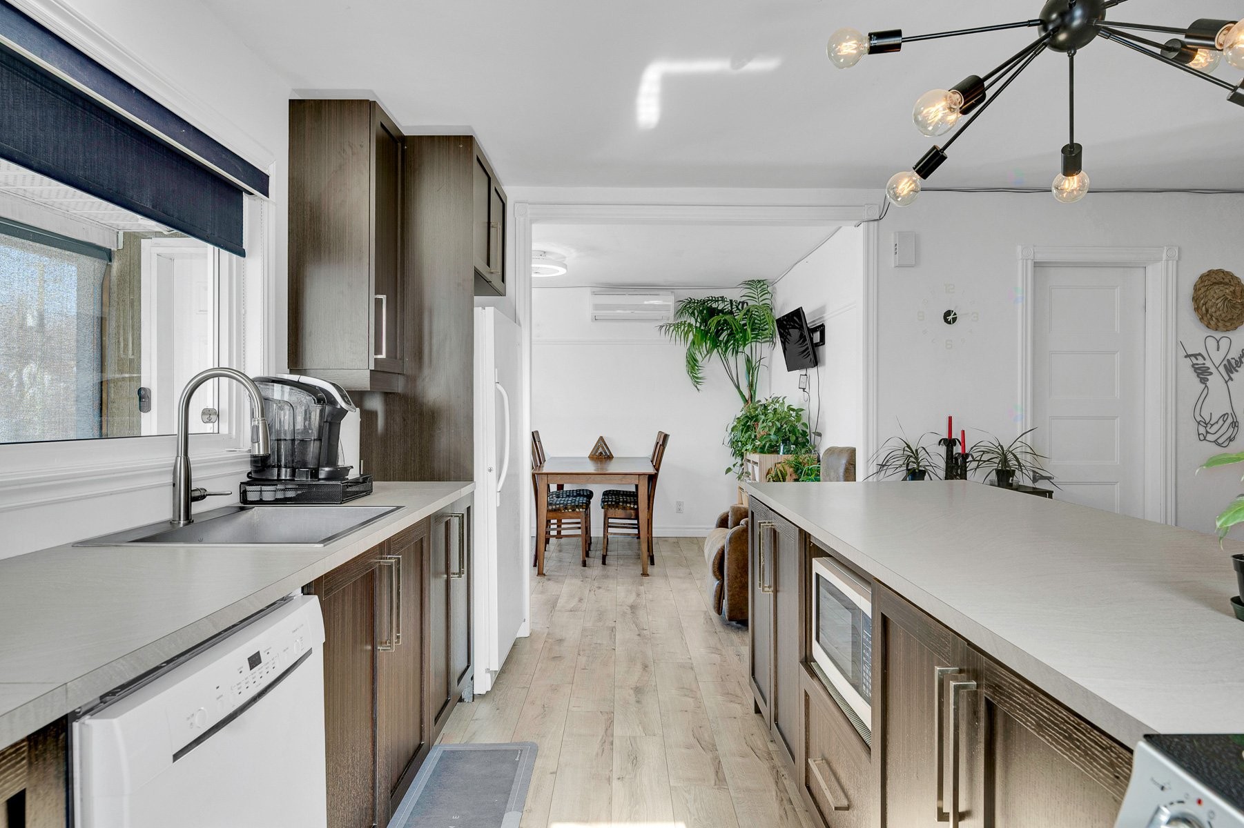









1826Z


Boul. St-Antoine

,
Saint-Jérôme,




QC
J7Z7M2


