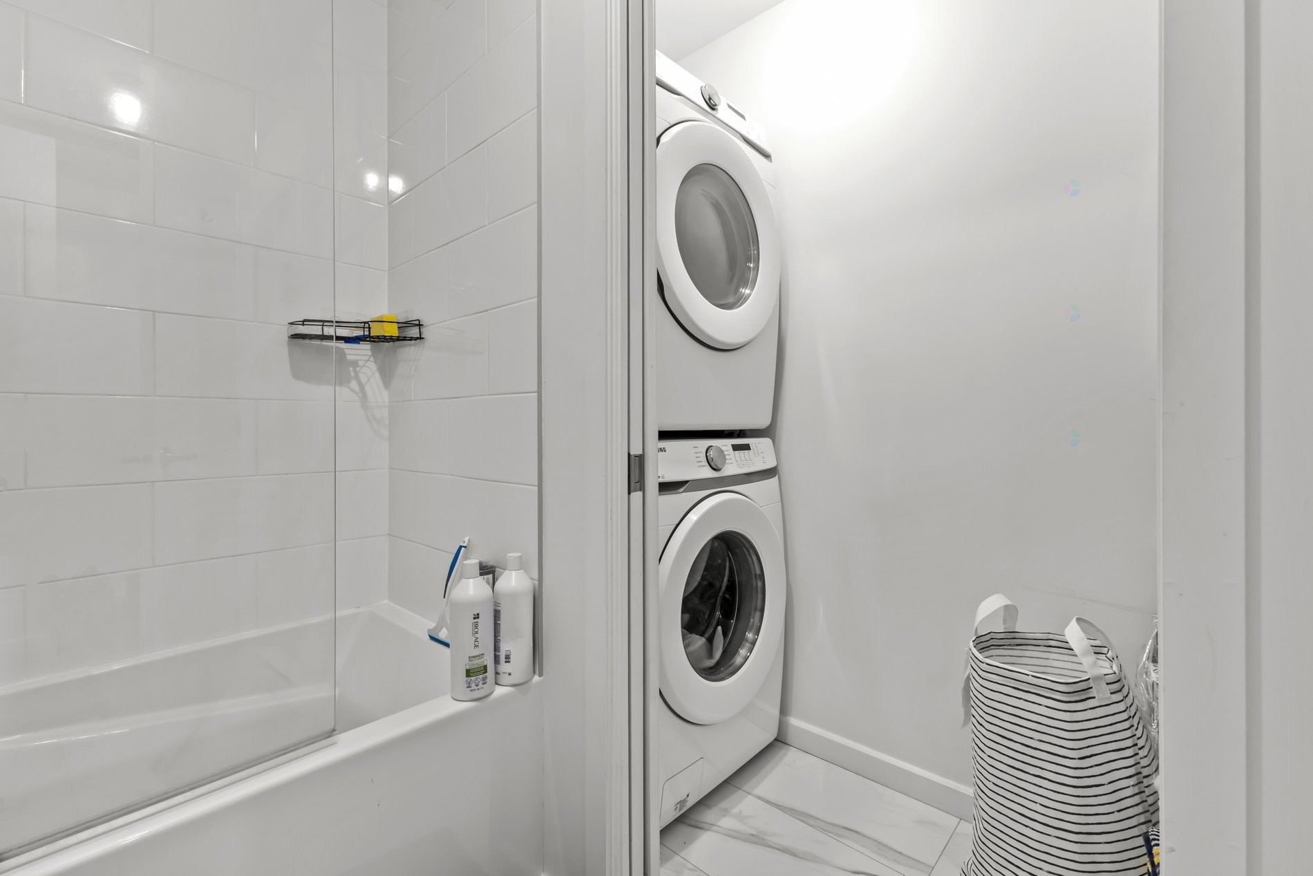 









568


Rue Nicolet

,
Montréal (Mercier/Hochelaga-Maisonneuve),




QC
H1W0C2

