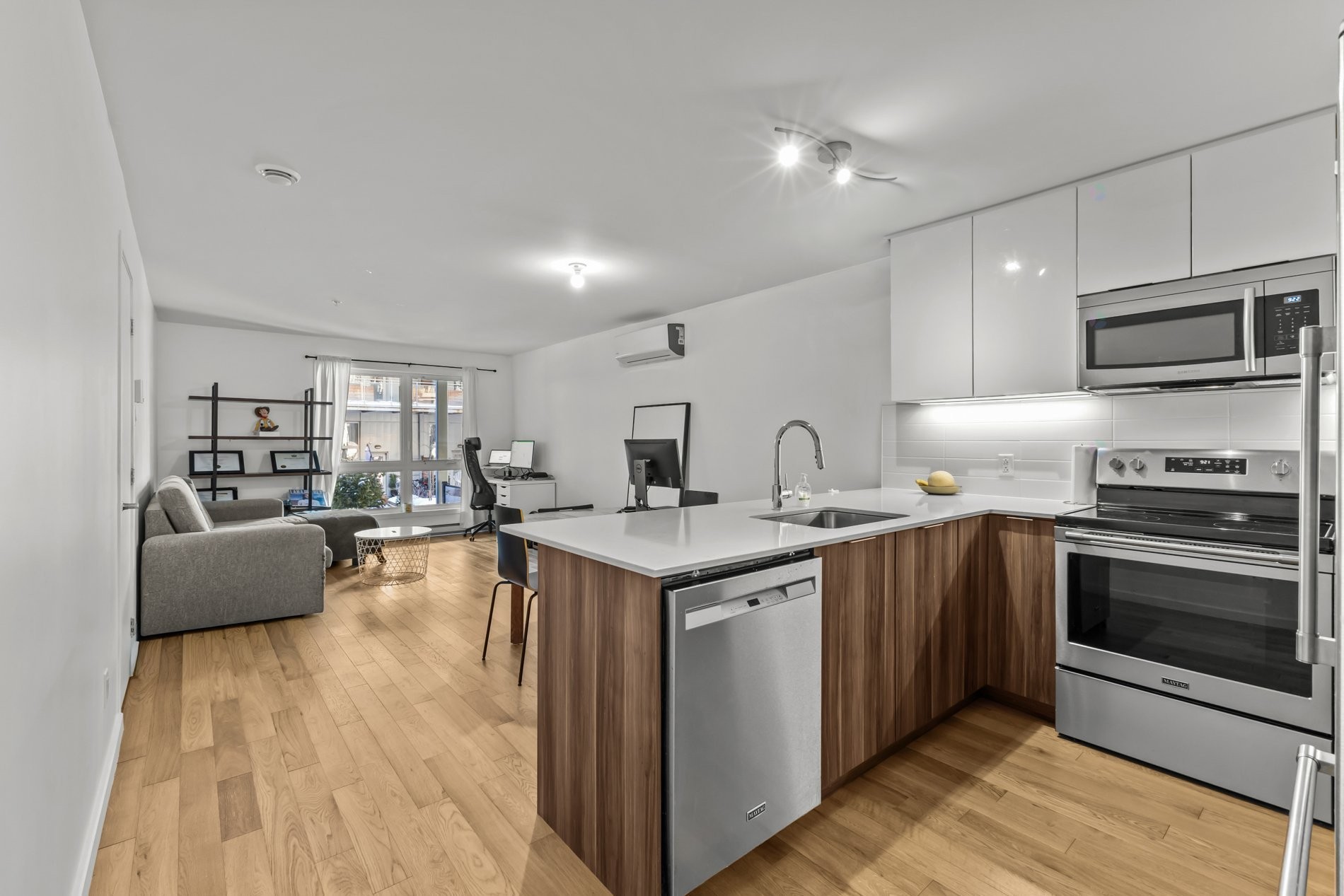 









568


Rue Nicolet

,
Montréal (Mercier/Hochelaga-Maisonneuve),




QC
H1W0C2

