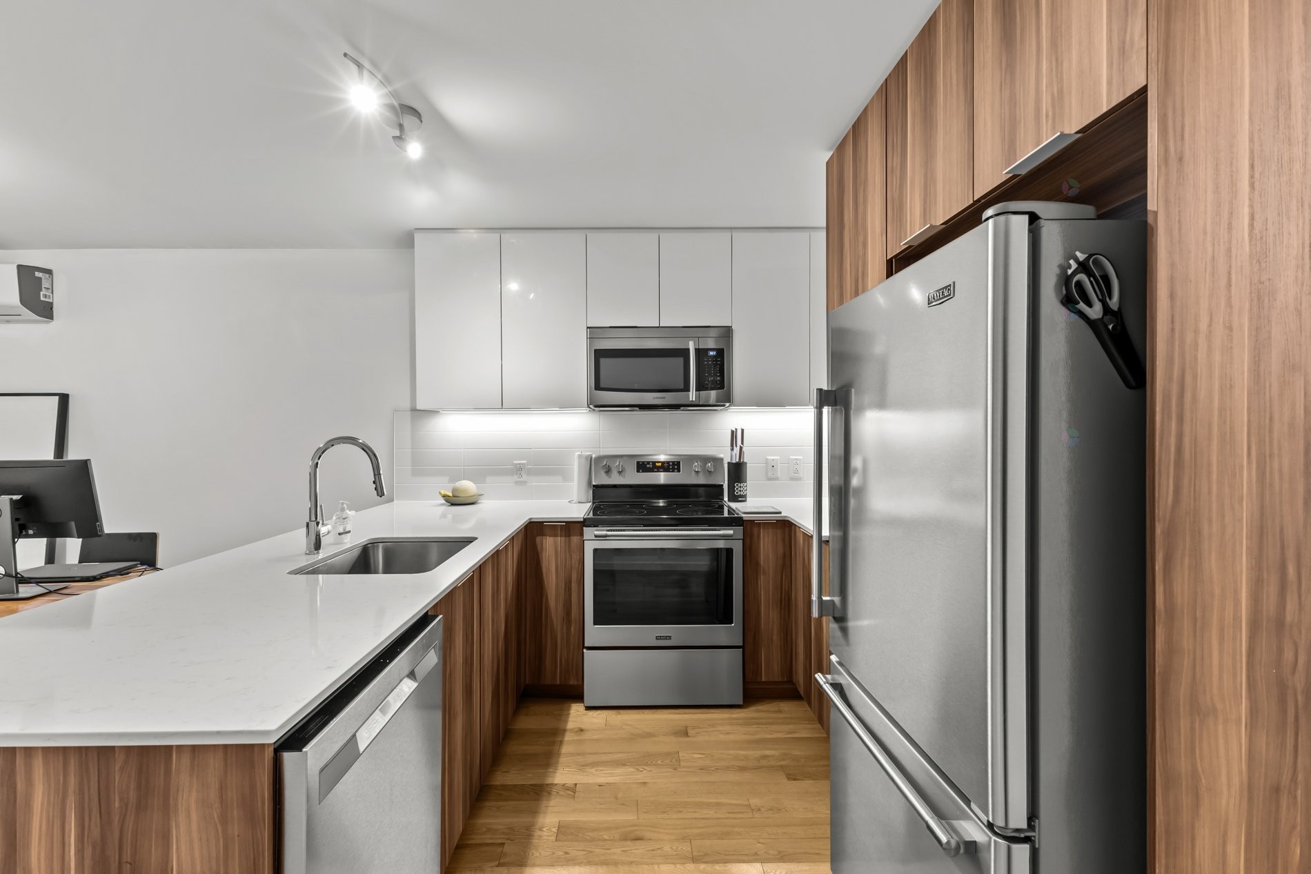 









568


Rue Nicolet

,
Montréal (Mercier/Hochelaga-Maisonneuve),




QC
H1W0C2

