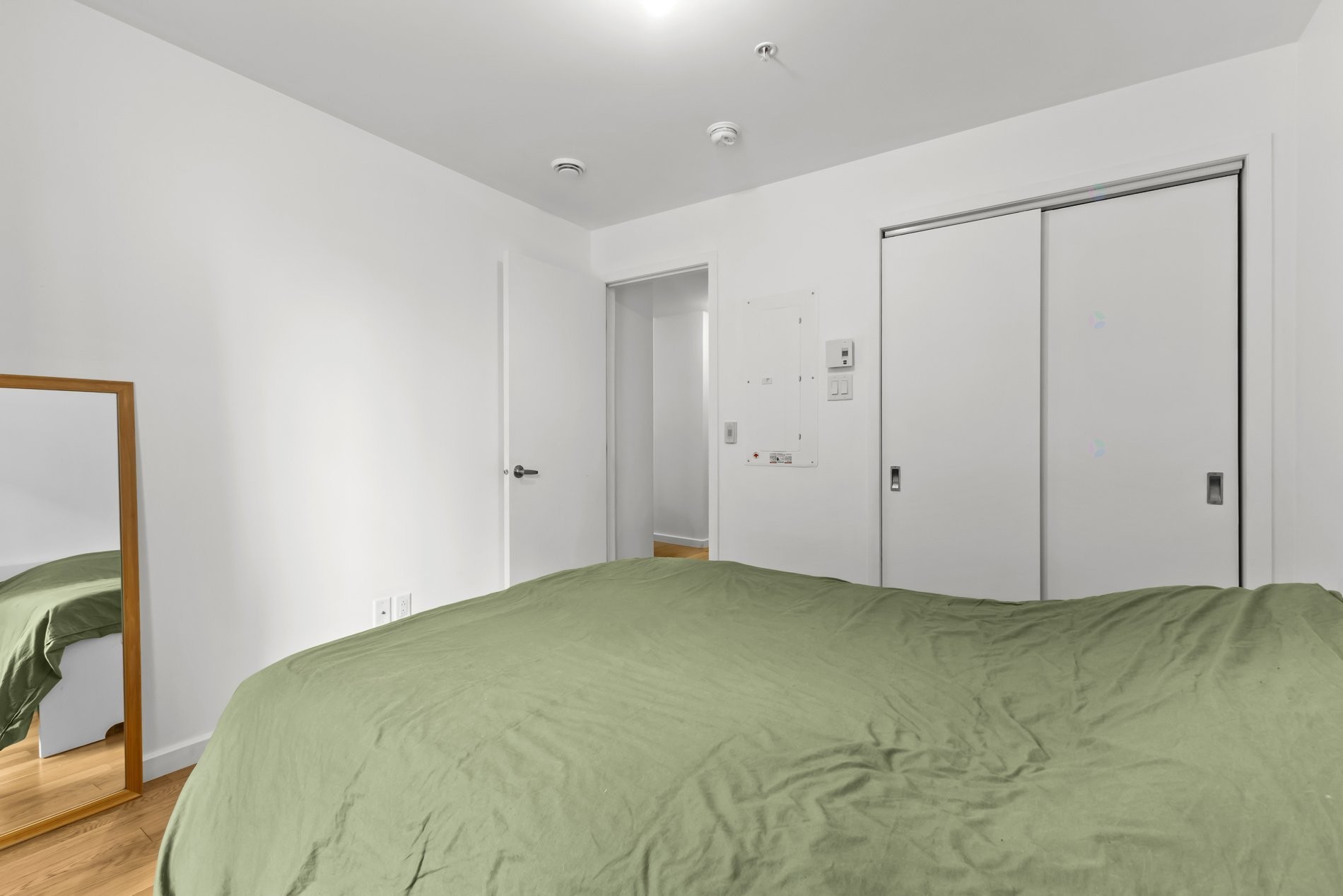 









568


Rue Nicolet

,
Montréal (Mercier/Hochelaga-Maisonneuve),




QC
H1W0C2

