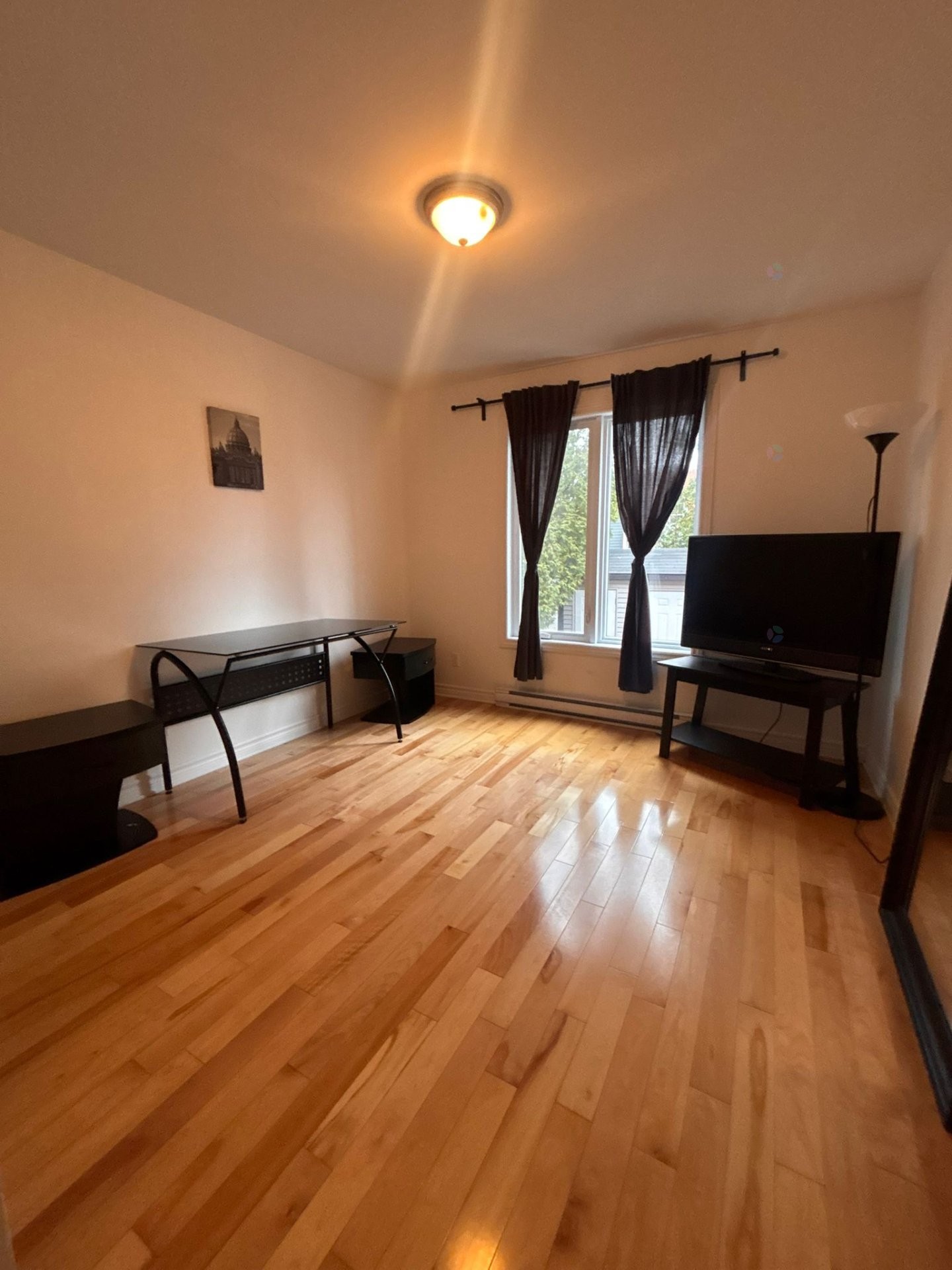 









1144


Rue St-Edouard

,
Longueuil (Le Vieux-Longueuil),




QC
J4K1T1

